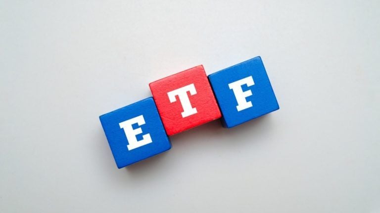 Les ETF Bitcoin et Ethereum subissent une septième journée consécutive de sorties massives, BlackRock perd 445 millions de dollars sur IBIT