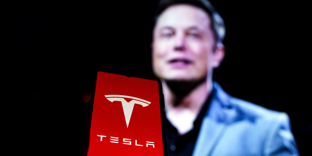 Tesla voit ses profits chuter de 43% en misant sur les robots et les taxis autonomes