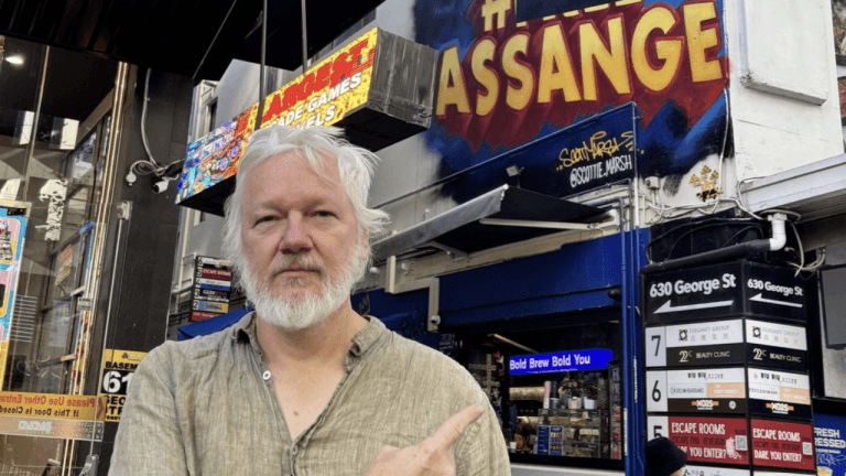 Le token JUSTICE explose après le retour de Julian Assange sur X