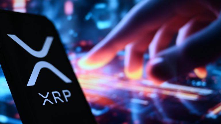 XRP en phase de capitulation intense, les détenteurs encaissent des pertes nettes